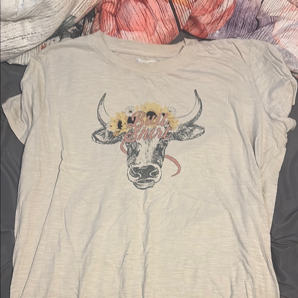Cream Bull Graphic T-Shirt